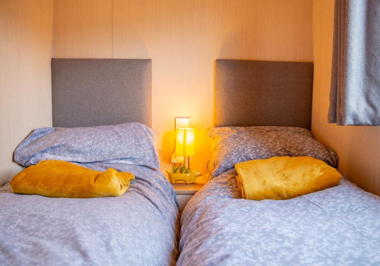 Luxury Lancaster Lodge - The Best Hot Tub Getaway! Tattershall Eksteriør bilde