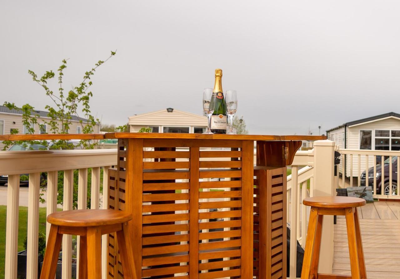 Luxury Lancaster Lodge - The Best Hot Tub Getaway! Tattershall Eksteriør bilde