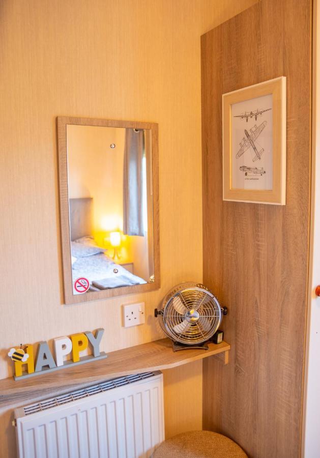 Luxury Lancaster Lodge - The Best Hot Tub Getaway! Tattershall Eksteriør bilde