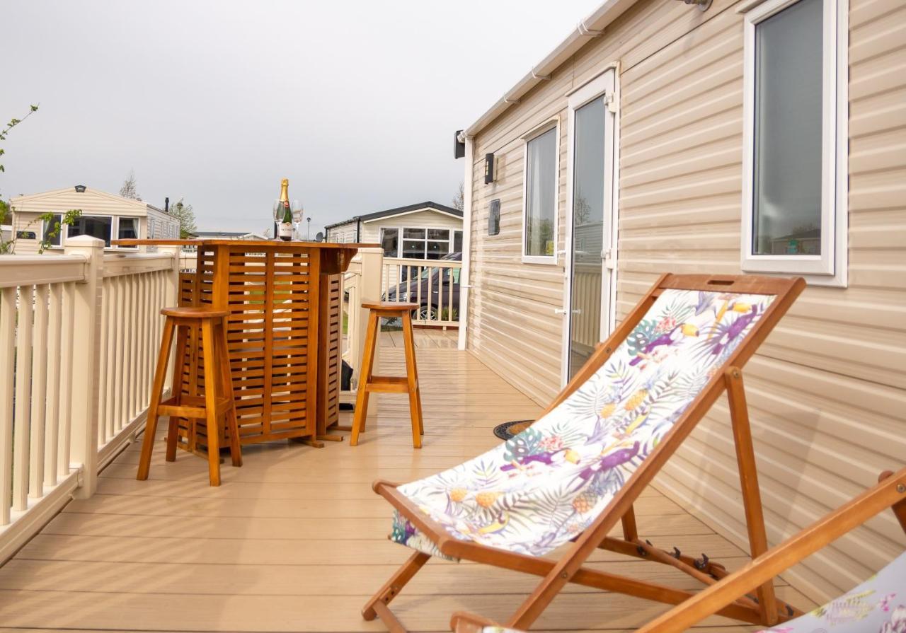 Luxury Lancaster Lodge - The Best Hot Tub Getaway! Tattershall Eksteriør bilde